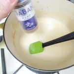 チーズフォンデュにスパイスを効かせて
