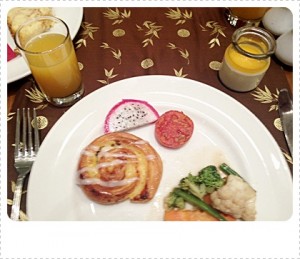 ホテルの朝食が毎朝の楽しみでした。いつもパンやフレッシュなフルーツにヨーグルト、温野菜。