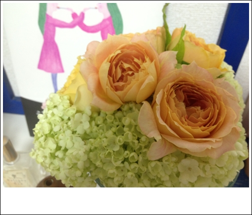 LASKAのお祝い。とひーちゃんからお花を頂きました。ありがとうー