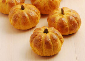 ハロウィンの朝ごはんに♪おもてなしにもぴったり「かぼちゃのスコーン」~野菜パウダー編~