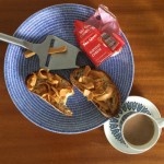 ノルウェーのチーズで朝ご飯。