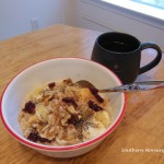 食べ過ぎが続いたらオートミールの朝食でお腹スッキリ