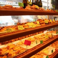 【新宿のパン屋】知る人ぞ知る！グルメバーガーで大人気のバンズなら「峰屋」