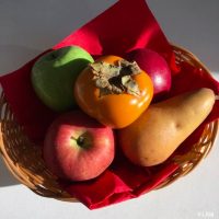 朝ごはんに新鮮なフルーツを