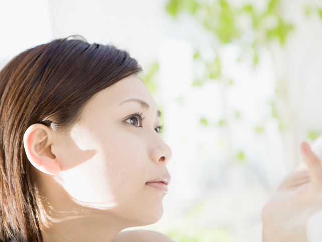 シミが目立つ秋がくる前に！今するべき「夏のダメージ肌」対策