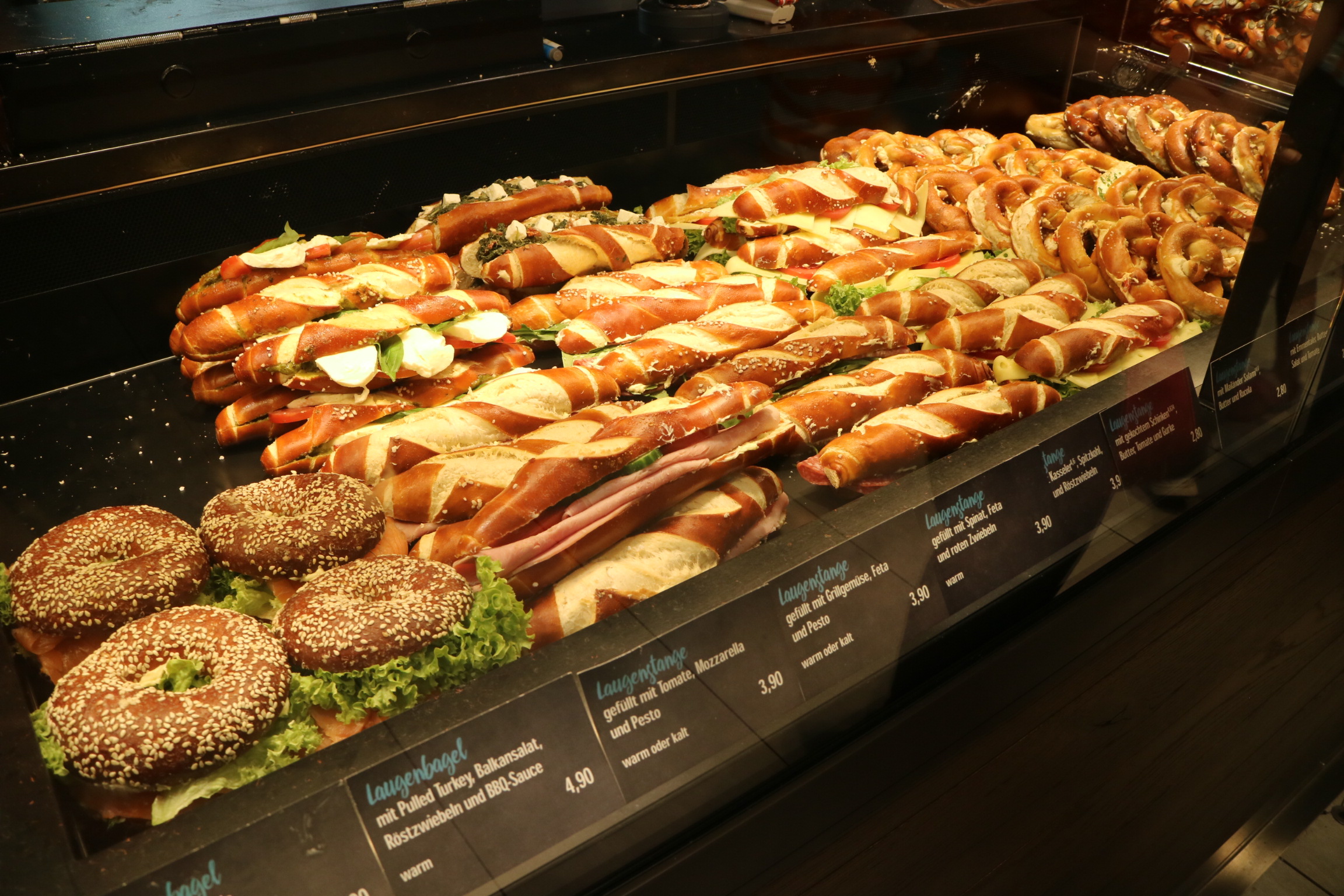 ドイツ人が大好きなbrezel プレッツェル サンドイッチバージョンも 朝時間 Jp