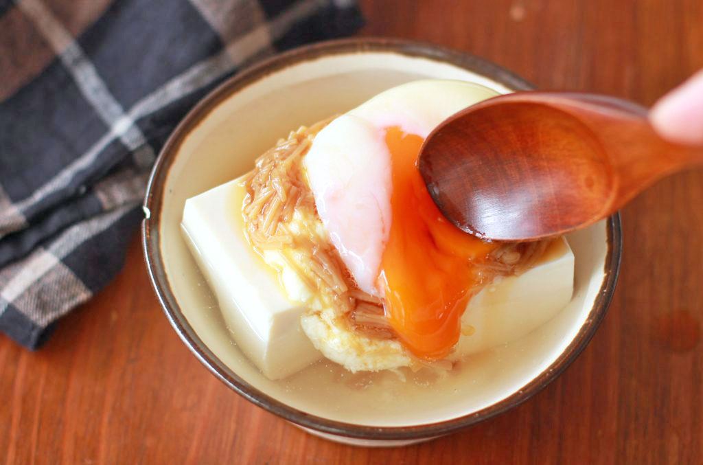 レンジで簡単 湯豆腐 を飽きずに楽しめるヘルシーちょい足しアレンジ3つ 朝時間 Jp