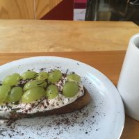 コーヒーの美味しいカフェで朝ごはん