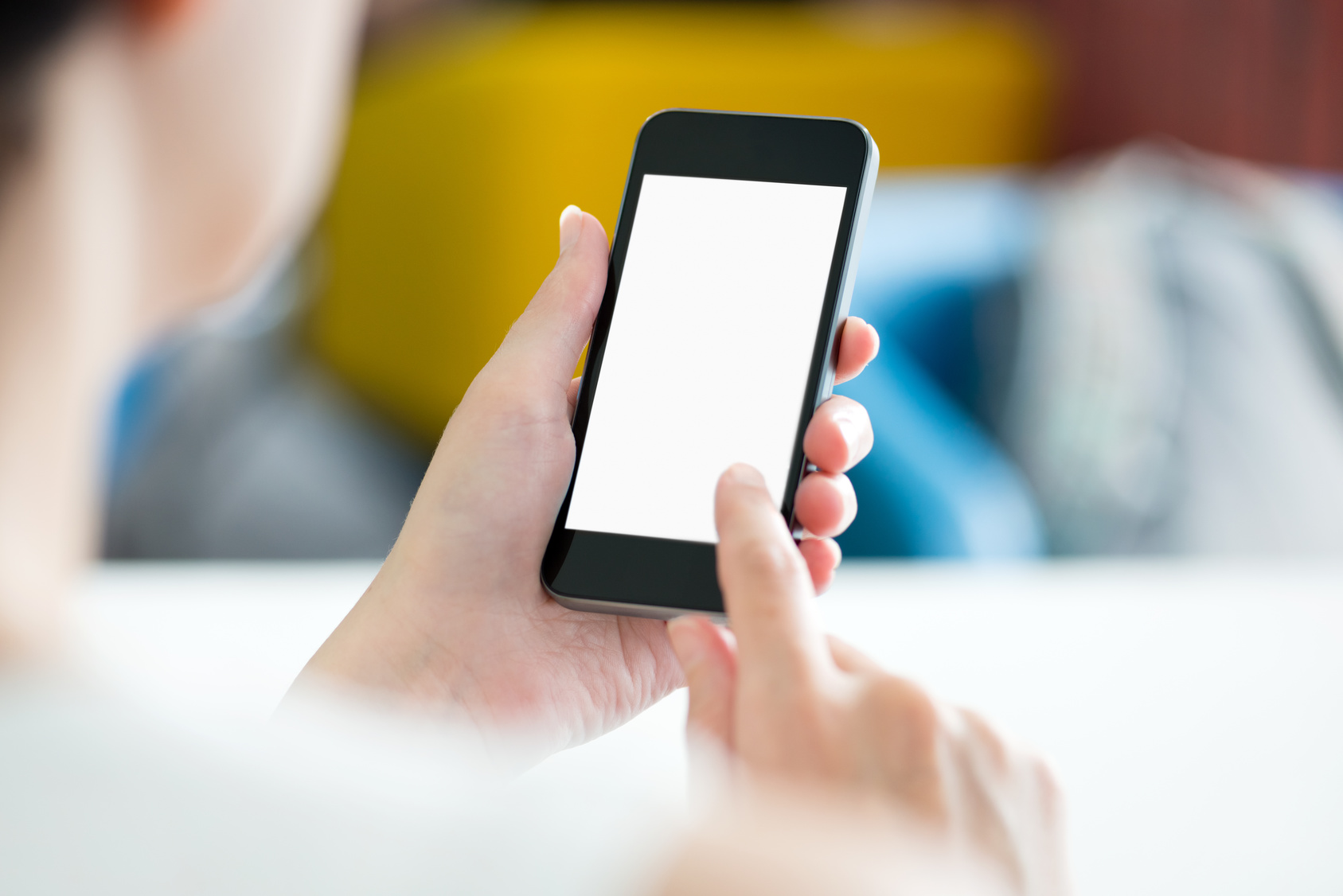 「Facebookをやっている」を3単語の英語で言うと？