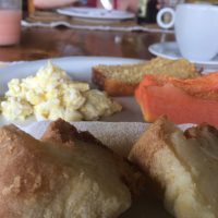 アマゾンの日の出と朝ごはん