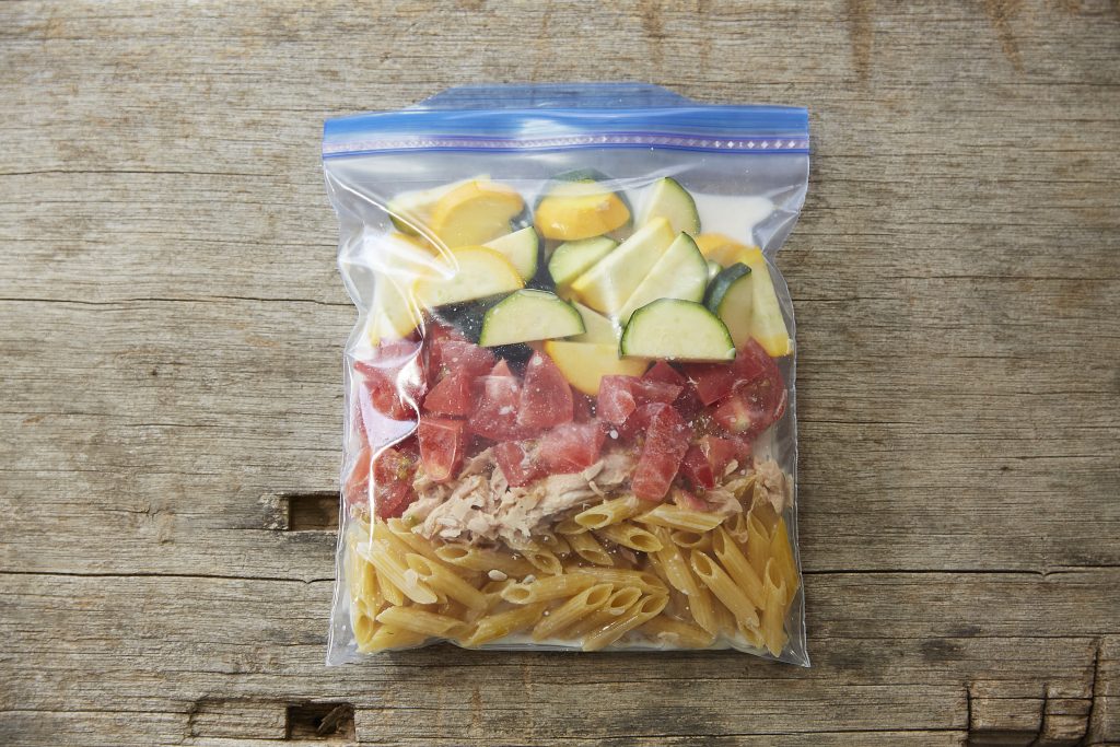 保存袋ひとつで冷製パスタ！簡単「ツナトマクリームペンネ」