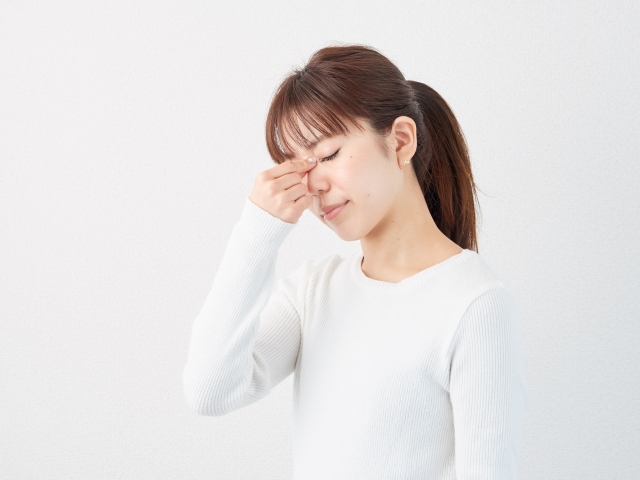 肩こりや頭痛を引き起こす前に！簡単「疲れ目ケア」3つ