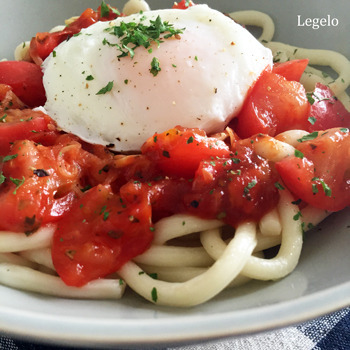 １０分で♪ フレッシュトマトのイタリアンうどん ポーチドエッグのせ ｂｙ：Legeloさん