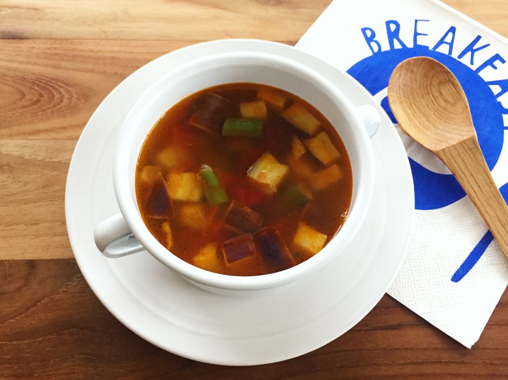 火を使わず簡単「夏野菜のサワースープ」