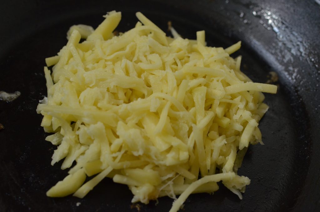 おうちでも簡単♪チーズたっぷり「自家製ハッシュドポテト」の作り方