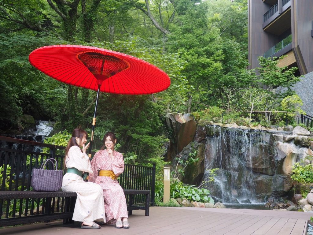 箱根の大自然に癒やされる♪旅先で楽しむ「朝ヨガ」のすすめ