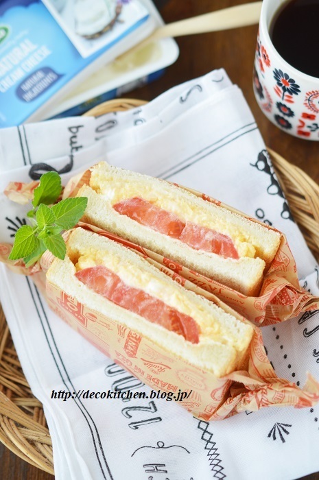 クリームチーズ入りふわふわ卵とフレッシュトマトのサンドイッチ　ｂｙ：decoさん