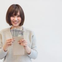 「お金を稼ぐ」を2単語の英語で言うと？