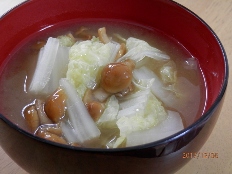 冬にほっこり♪白菜となめこのお味噌汁　ｂｙ：kaana57さん