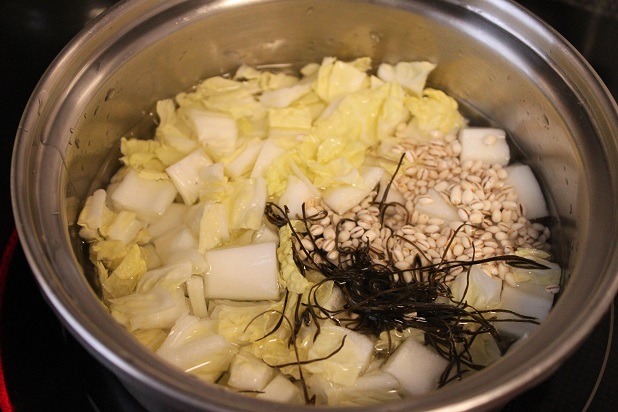 ダイエットにおすすめ♪「白菜とベーコンの味噌リゾット」の作り方