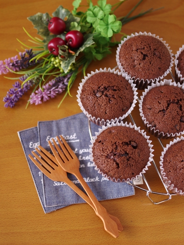 簡単ホットケーキミックスでつくる、ダブルチョコレートのカップケーキ　ｂｙ：めろんぱんママさん