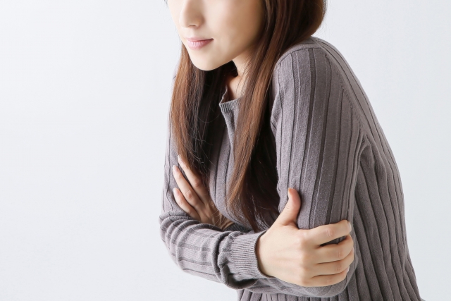 寒さで縮こまった体をほぐす！肩こり改善にもおすすめなセルフケア方法3つ