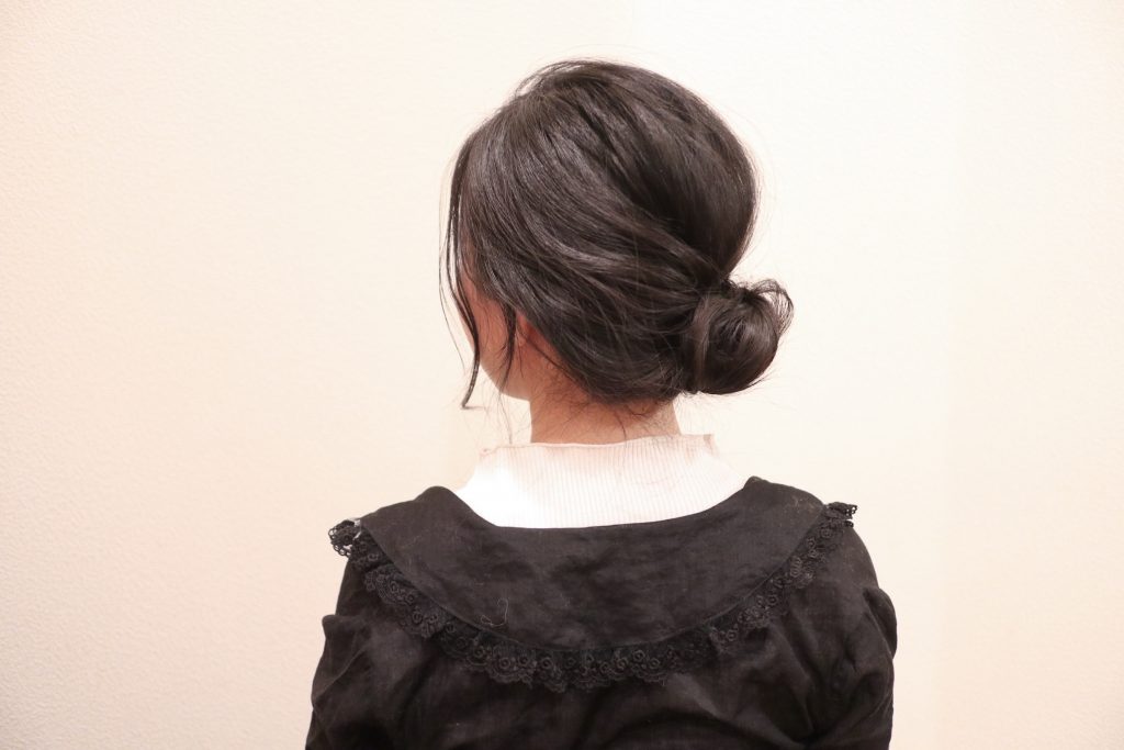 編みおろしヘアを簡単イメチェン!「ギブソンタック風」まとめ髪の作り方