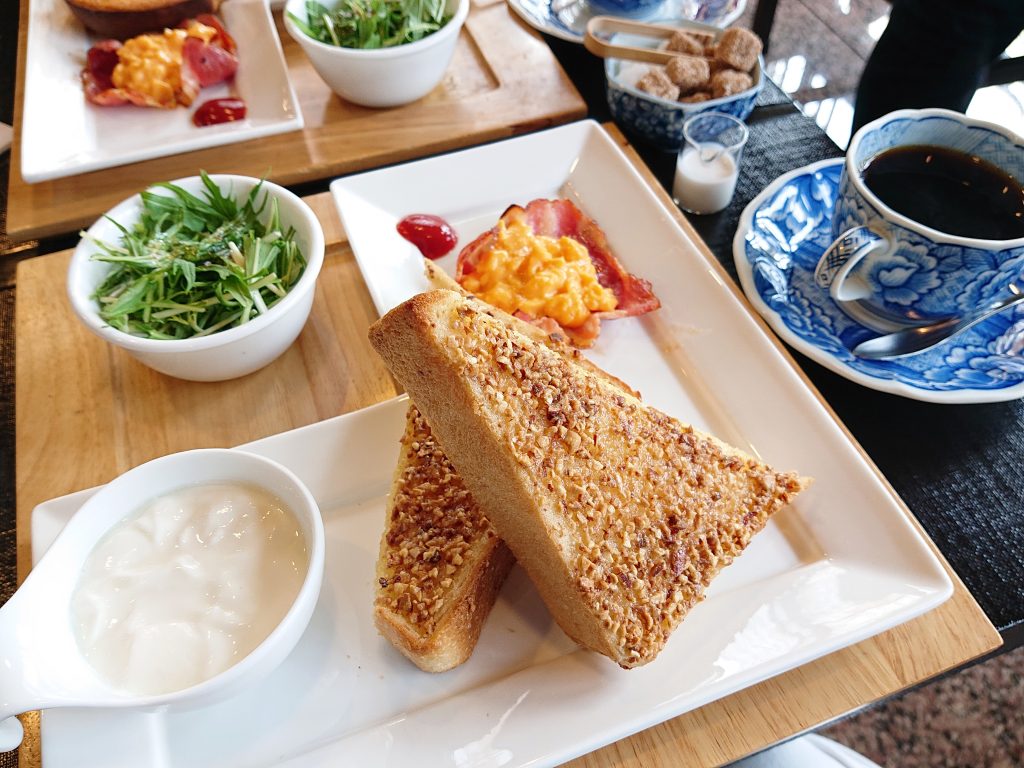 【大阪】古墳をのぞむカフェで味わう！贅沢「厚切りトースト」朝食@江久庵