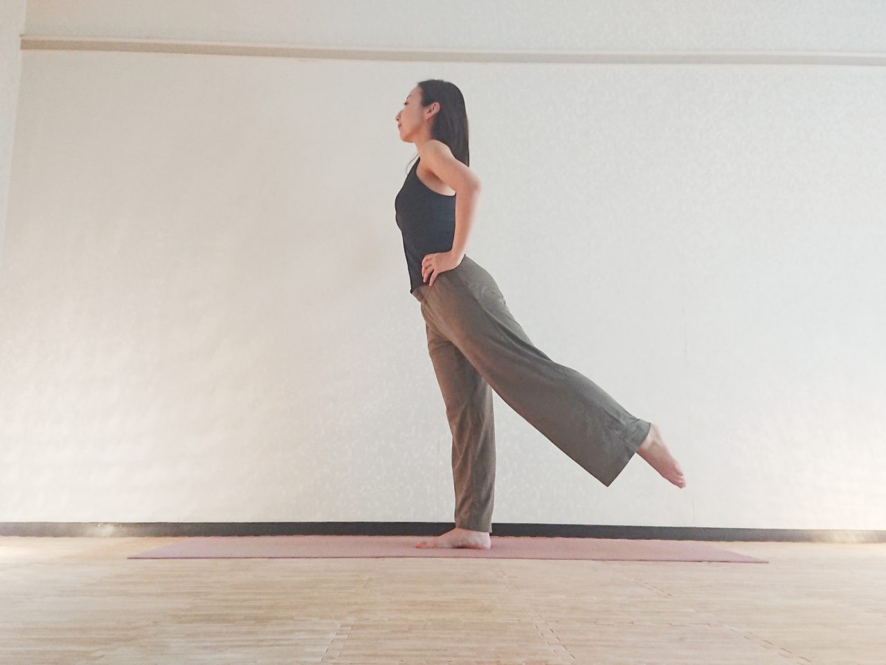 立ったまま簡単 楽しみながら体幹を鍛える バランスメドレー 朝時間 Jp