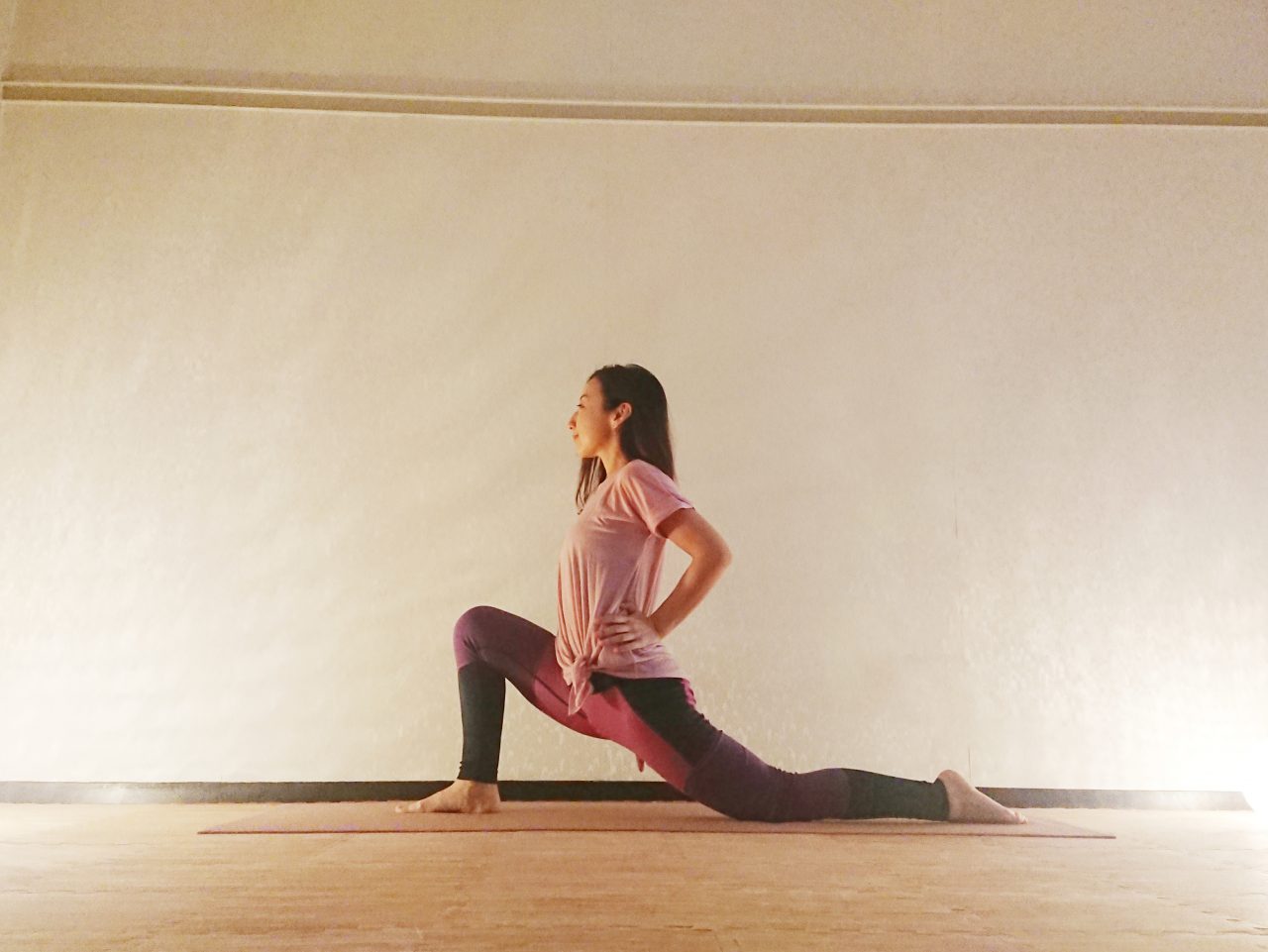 腰痛予防に インナーマッスルを伸ばす 腸腰筋ストレッチ 朝時間 Jp