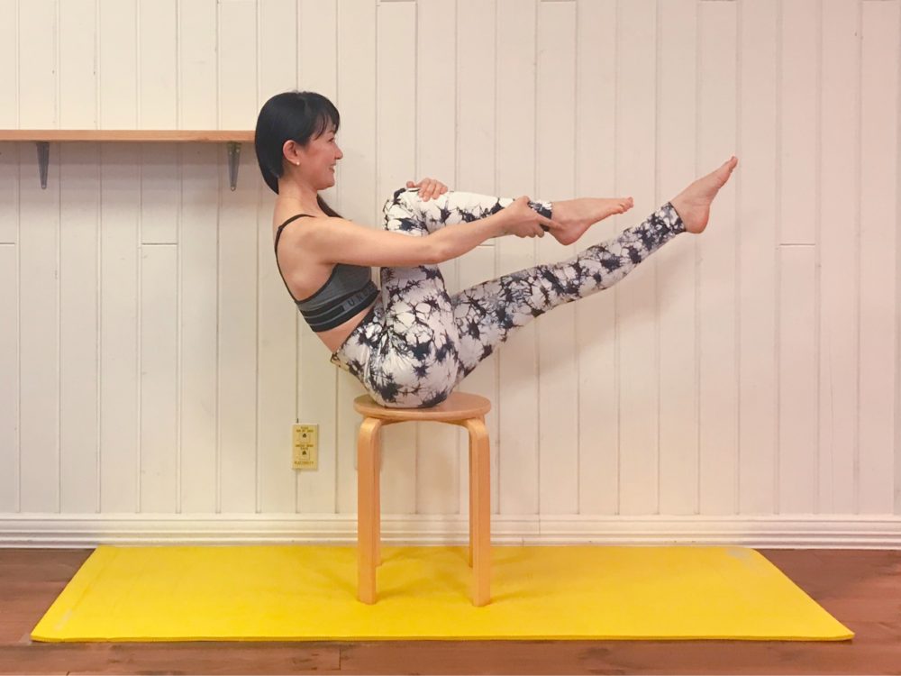 年末～お正月の体重増加を防ぐ！どこでもできる「イス腹筋」