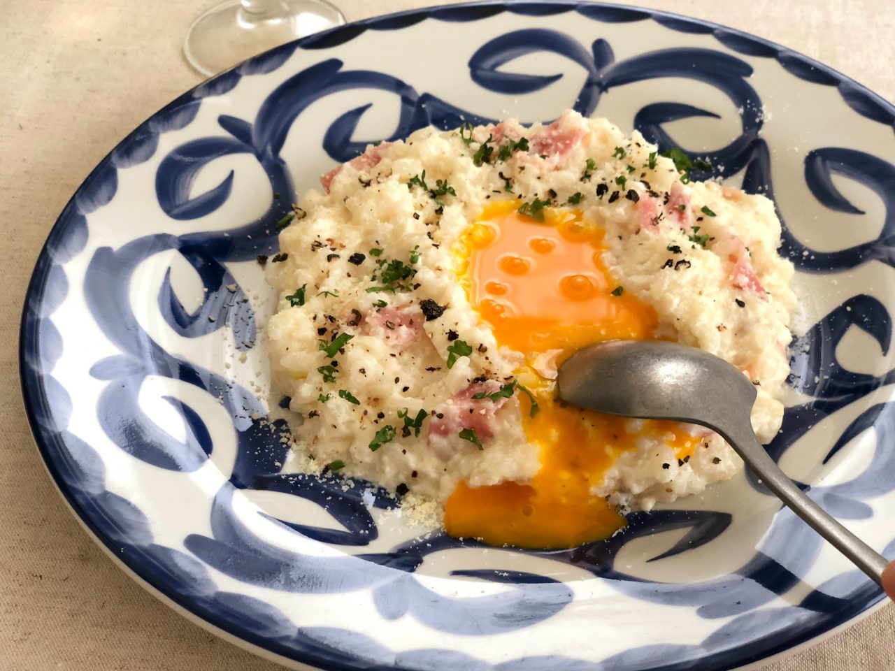 秋のお通じをケア！忙しい朝はレンジで簡単「カルボナーラリゾット」