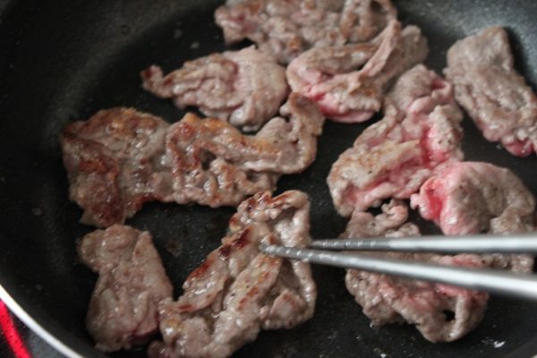 牛こま肉と野菜の焼き肉