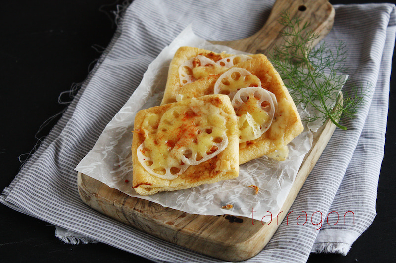 簡単＆低糖質！サクサク香ばしい「れんこんと桜えびの油揚げピザ」