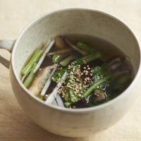 腸活＋温活に◎心と体をととのえる優等生ベジ「小松菜の中華スープ」