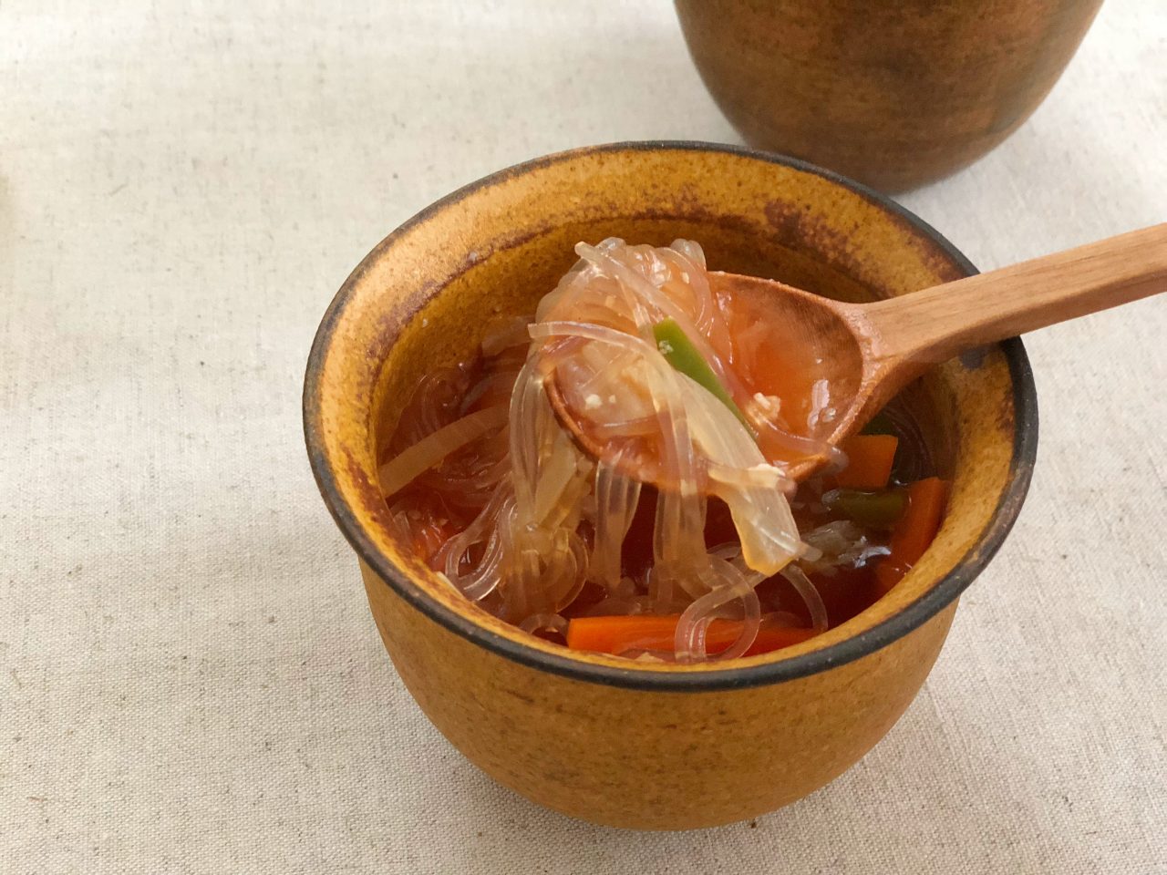 包丁いらず！レンジ6分の簡単レシピ「野菜はるさめスープ」