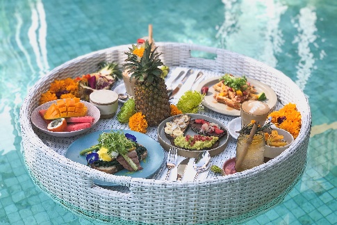 【バリ島】ここでしか体験できない！プールで楽しむ極上の朝食@「Cabina Bali」