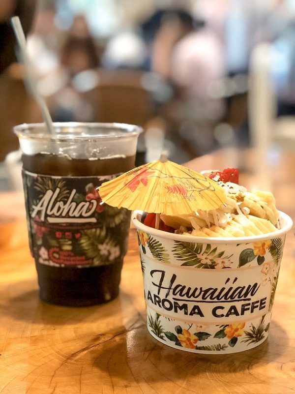 ハワイの旅の朝】絶対行きたい♪ハワイで最もフォトジェニックな朝カフェ「Hawaiian Aroma Caffe」