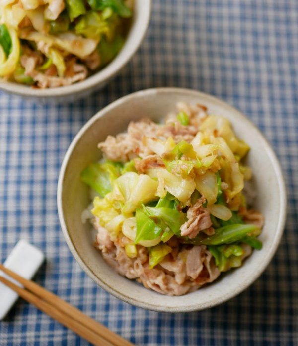 食材2つで簡単！ご飯がと～っても進む「春キャベツのバター丼」　 by ：料理家 村山瑛子さん