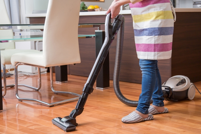 掃除機をかける を1単語の英語で言うと 朝時間 Jp