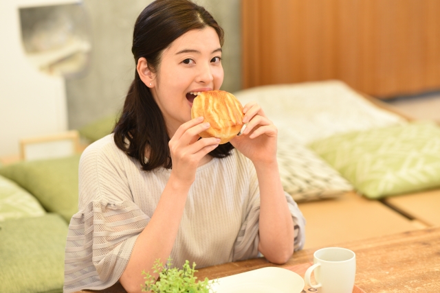 「お腹いっぱい」を3単語の英語で言うと？