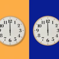 どう使い分けるの？英語の「in time」と「on time」