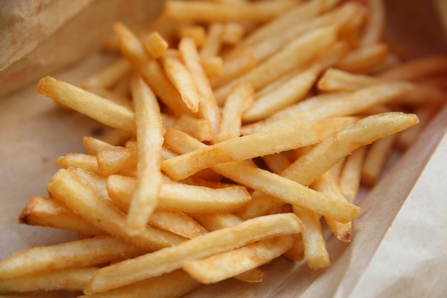 「カリカリ」「サクサク」は何と言う？食感を表す英単語2つ