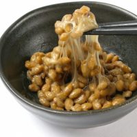 納豆の「ネバネバ」を英語で言うと？