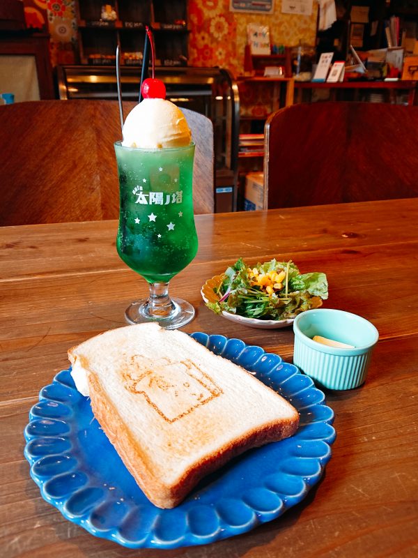 【大阪】レトロで新しい！「クリームソーダ」付きモーニング♪＠cafe太陽ノ塔本店