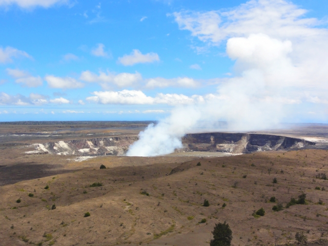 「火山」を1単語の英語で言うと？