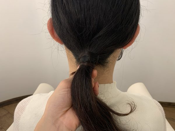 小顔効果バッチリ！首が長くキレイに見えるロングヘアアレンジ