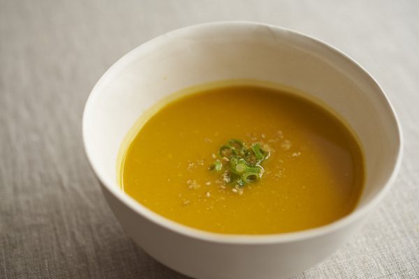 乳製品を使わず簡単♪風邪予防に食べたい「かぼちゃのごま味噌スープ」　by:料理家　鈴木愛さん