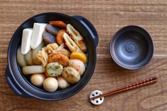 「コトコト煮る」を1単語の英語で言うと？