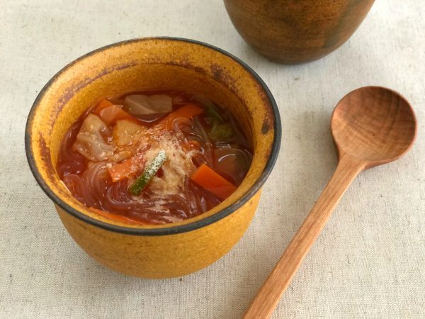 包丁いらず！レンジ6分の簡単レシピ「野菜はるさめスープ」